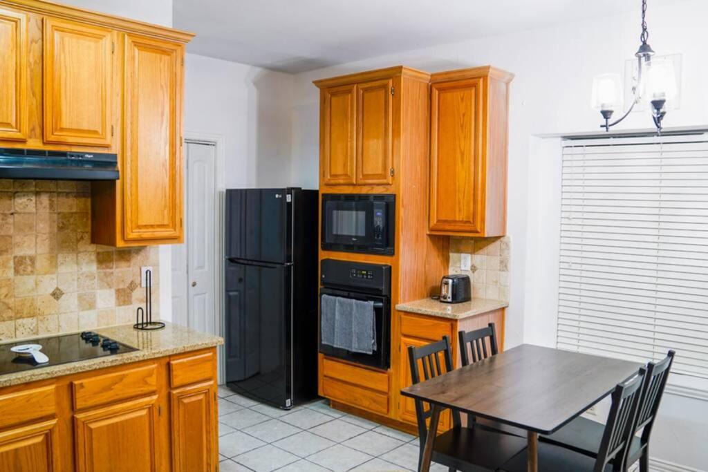Villa Remodeled Luxury With Proximity Lewisville Exterior foto